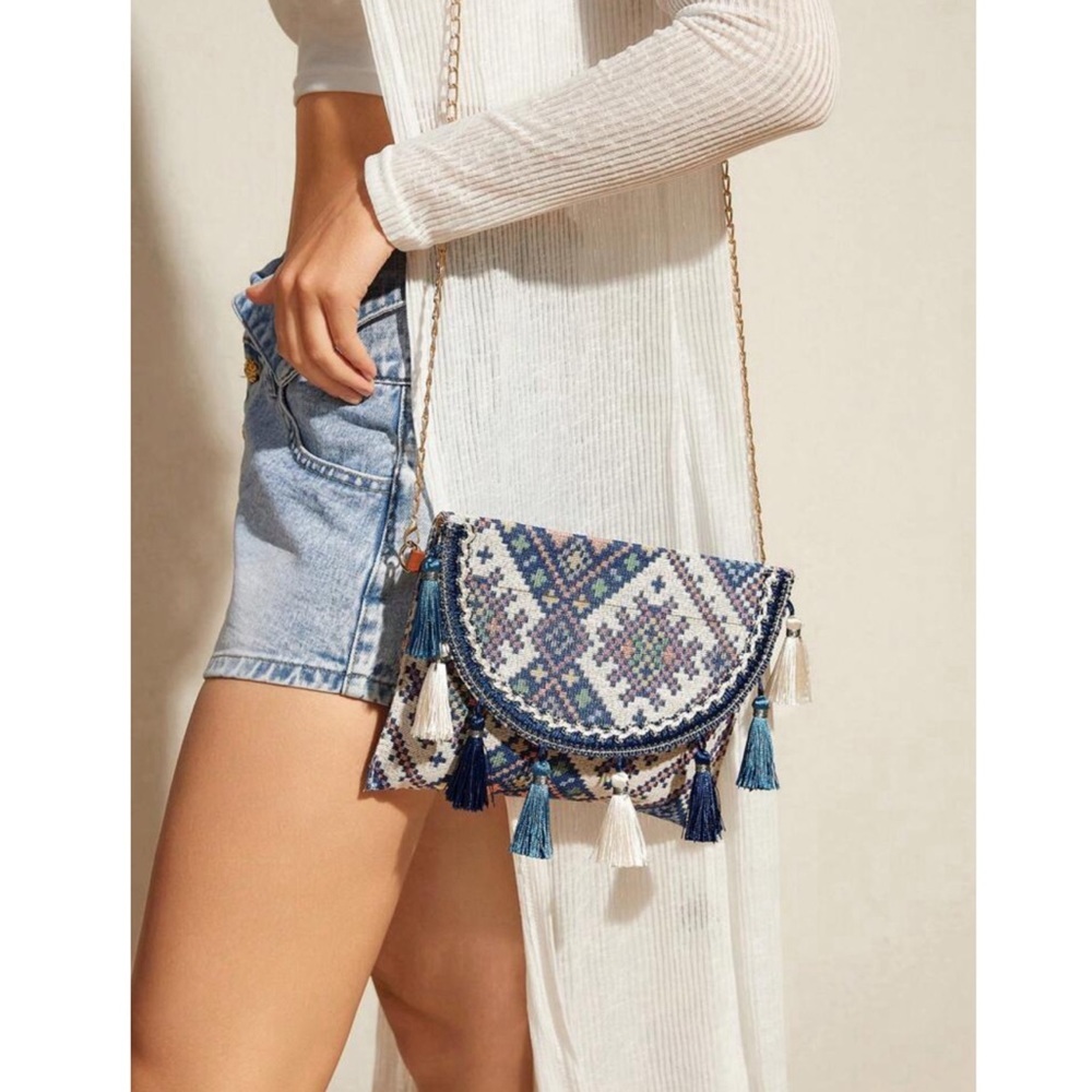 Fringe Decorated Flip Cover Multicolor Woven Bag - Picture 3 of 9